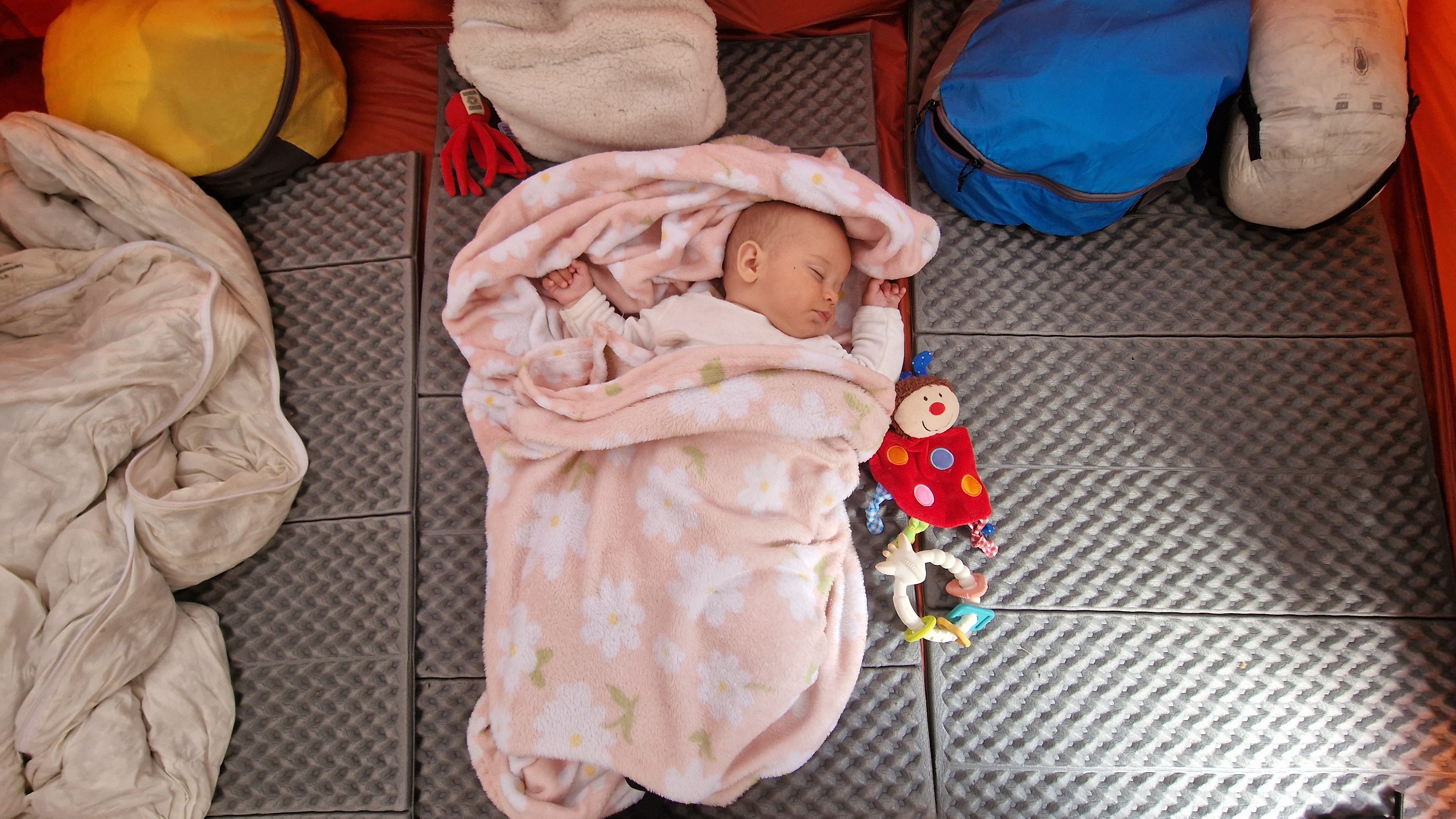 Trois matelas de sol pour bébé